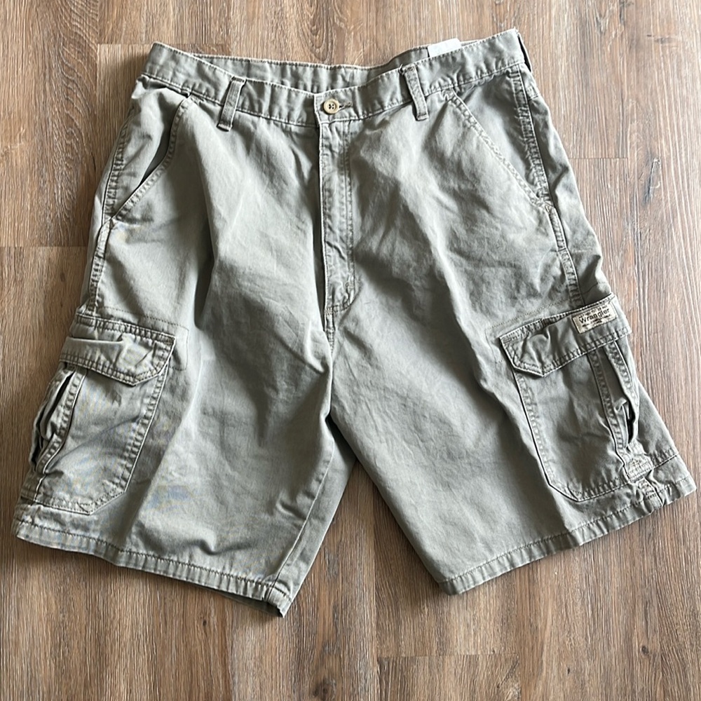 Wrangler Authentic Issue Real Comfortable Jean Cargo Shorts Size 36